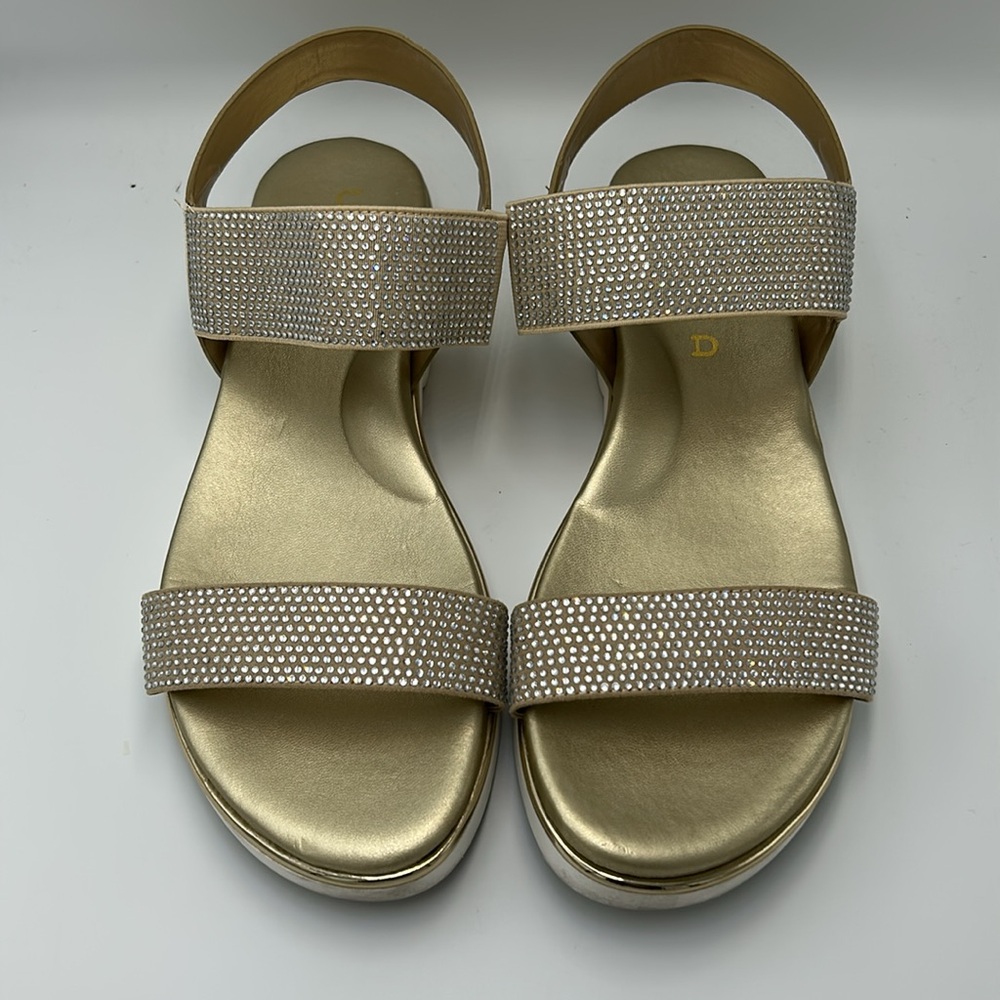 Unisa Rhinestone Embellished Gold Metallic Sling Back Comfort Sandals 9.5 - Picture 2 of 8